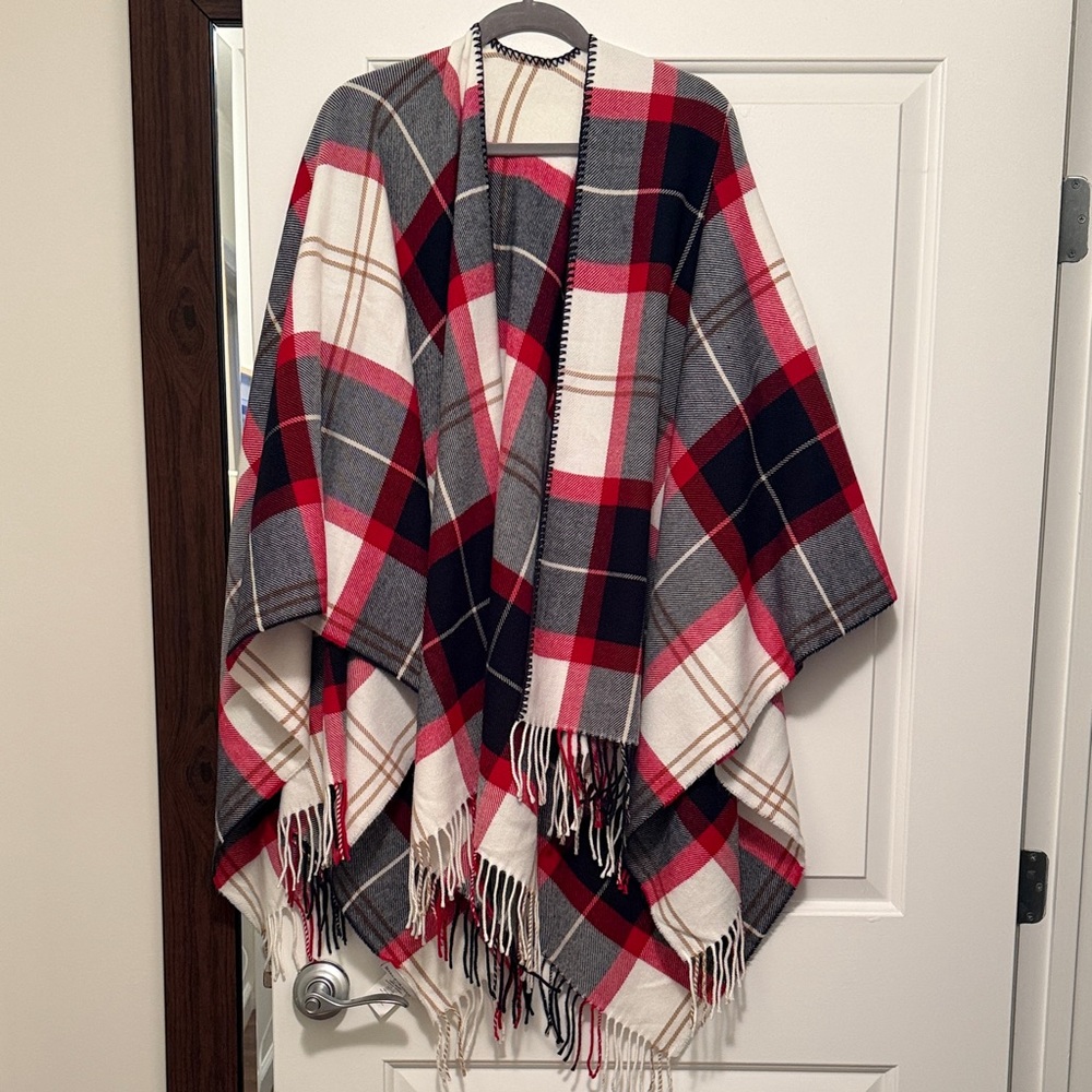 💥LAST CALL-going to Goodwill💥Mark & Graham Italian cape/wrap